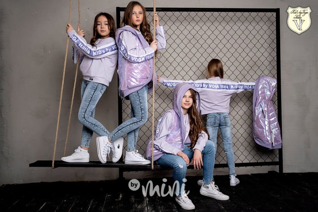Jarní metallic lila vesta