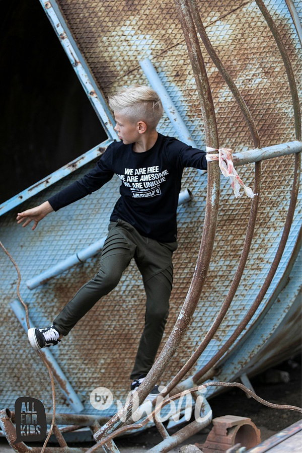 AWESOME longsleeve triko černé