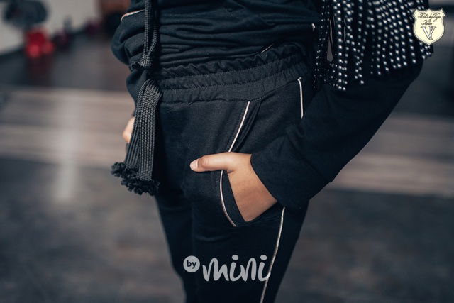 Voga souprava třásně - černá