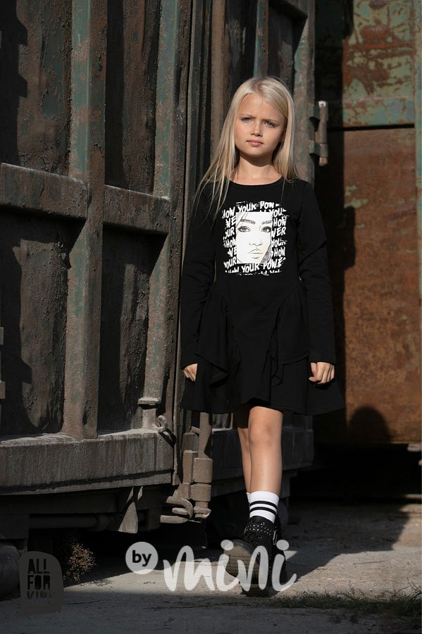 Your power šaty black