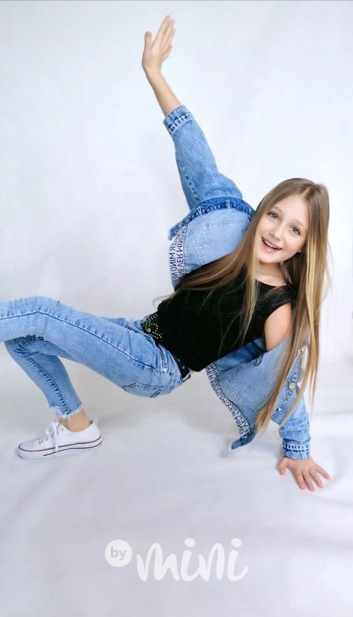 Černý crop top