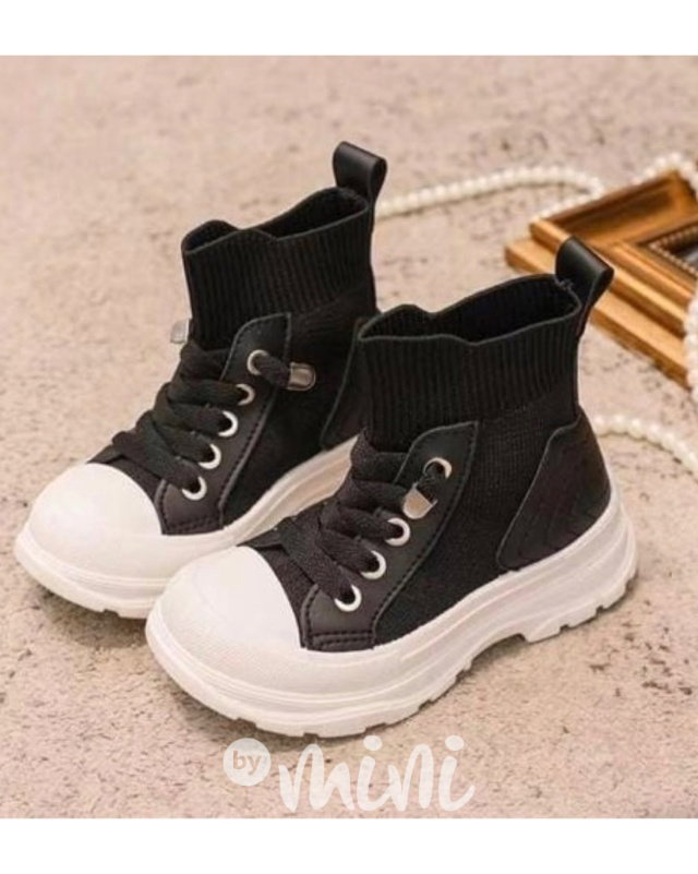 Černé sneakersy