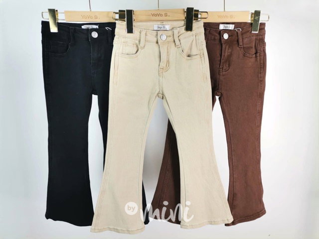 Černé jeans zvonáče