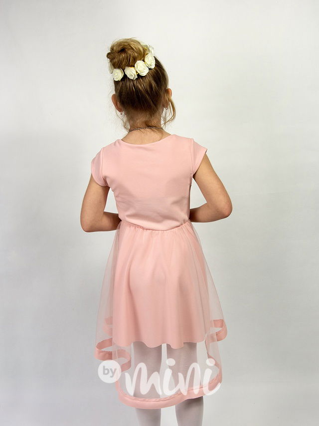 Pudrové šaty s řetízkem