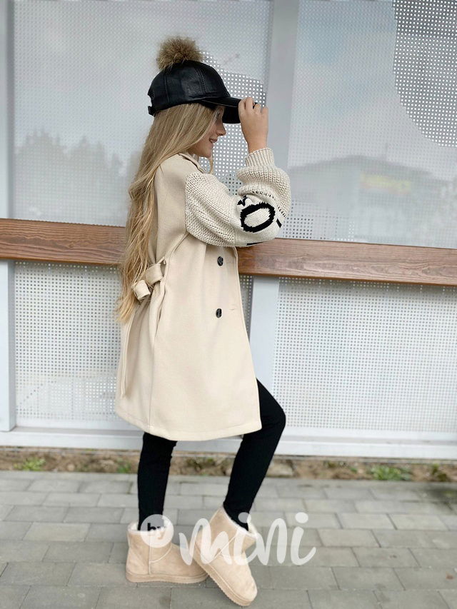 Kabát se svetrovými rukávy mocca