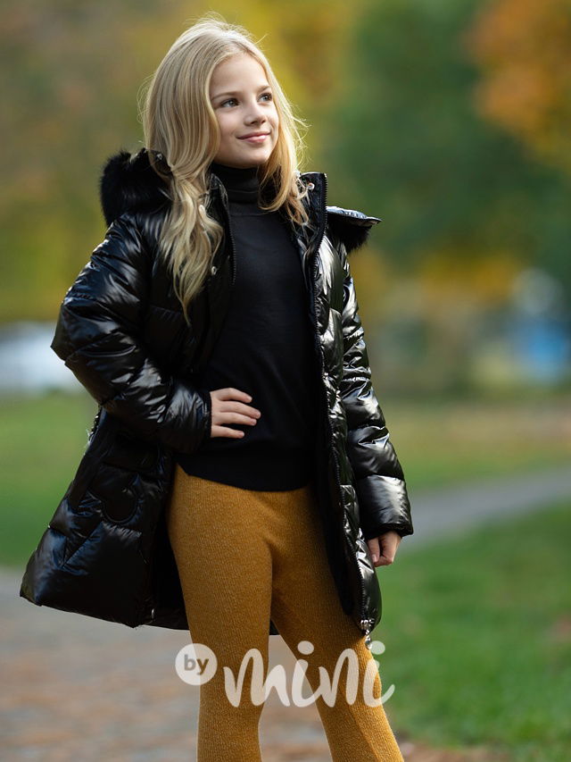 Černý zimní kabát s páskem