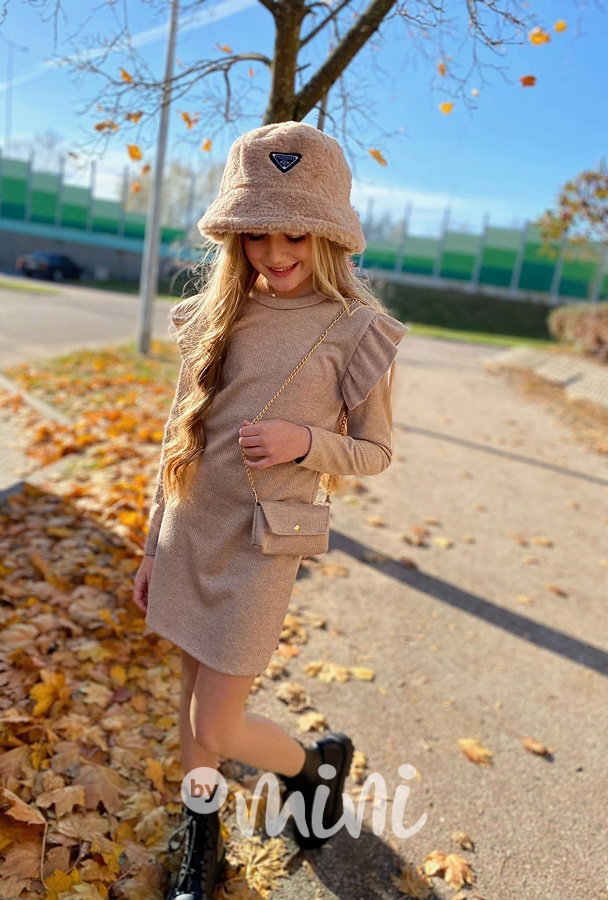 Teplé šaty s kabelkou beige