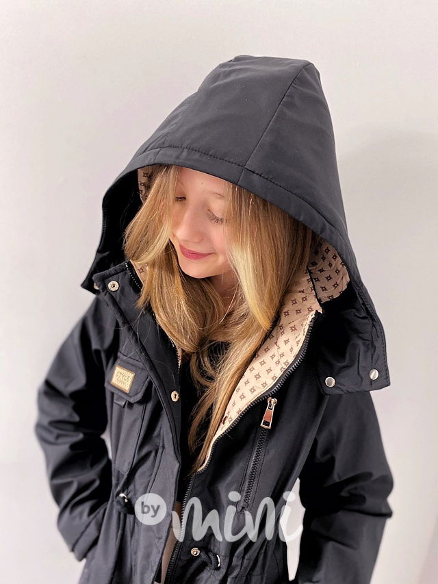 Černá dívčí parka