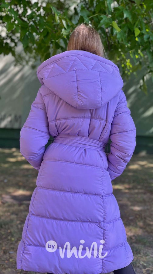 Zimní dlouhý kabát s páskem lila