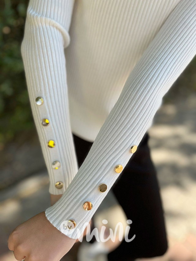 Stretch svetřík s knoflíčky off white
