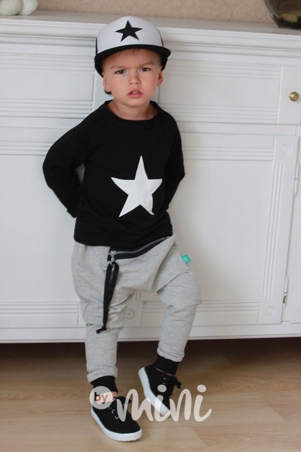 Black STAR triko