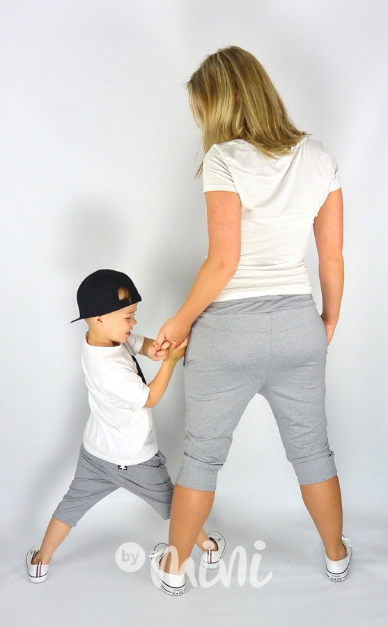 Stříbrošedé baggy shorts