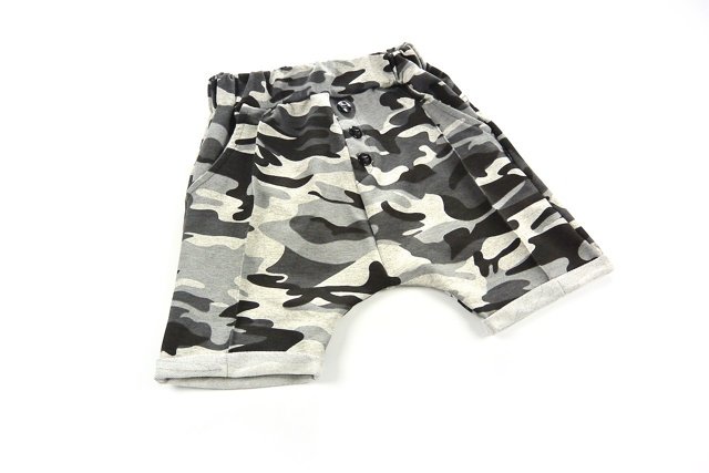 Camo baggy shorts s knoflíky grey