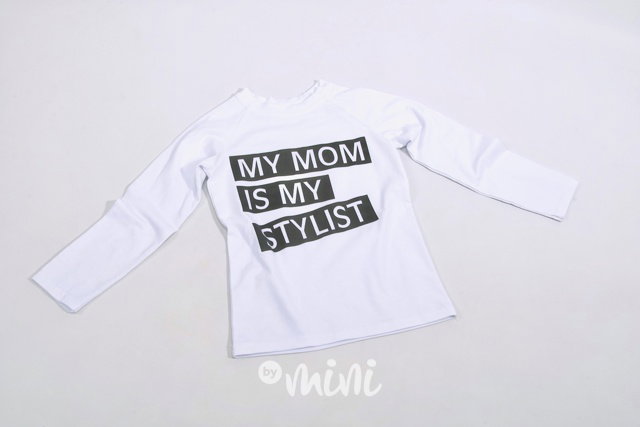 Stylist bílé triko s dlouhým rukávem