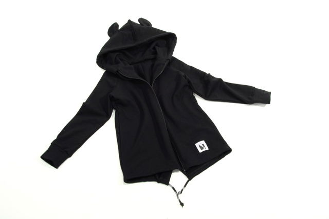 Černá chlapecká mikina na zip s kapucí a ušima