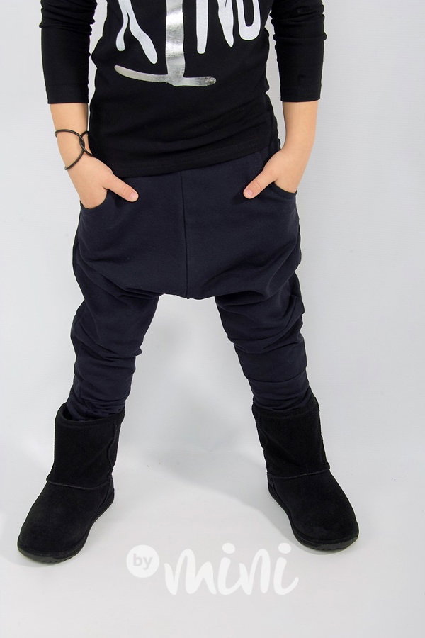 Low vyteplené chlapecké baggy tepláky - navy blue
