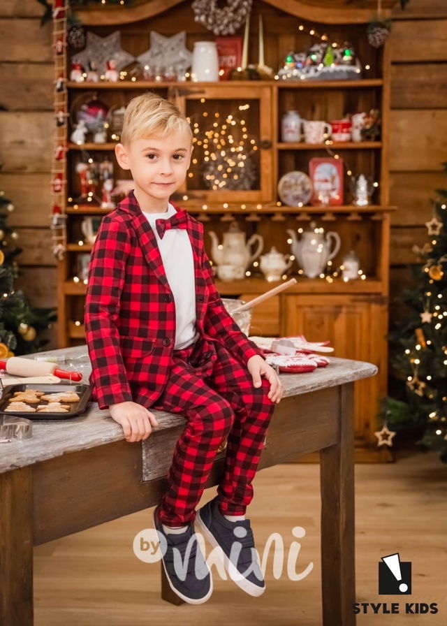 Triko s karo motýlkem