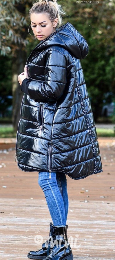 Černý prošívaný designový kabát Voga