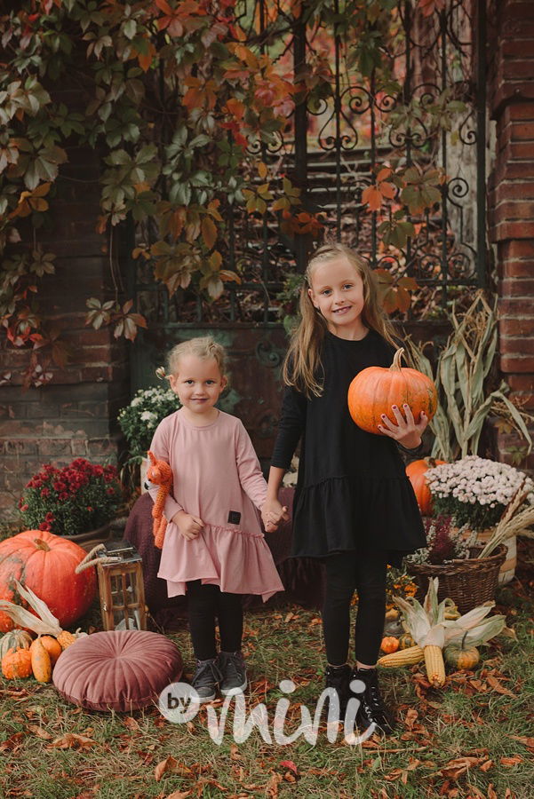 Černé oversize šaty s dlouhým rukávem