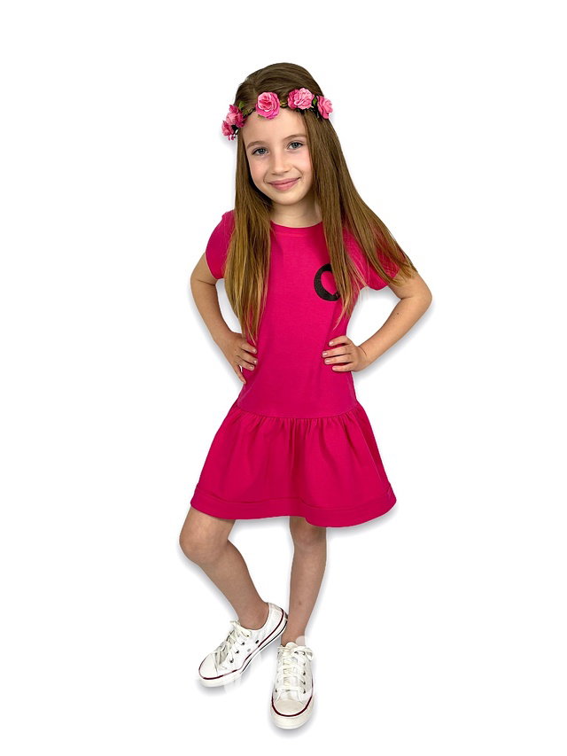 Srdíčkové šaty amarant