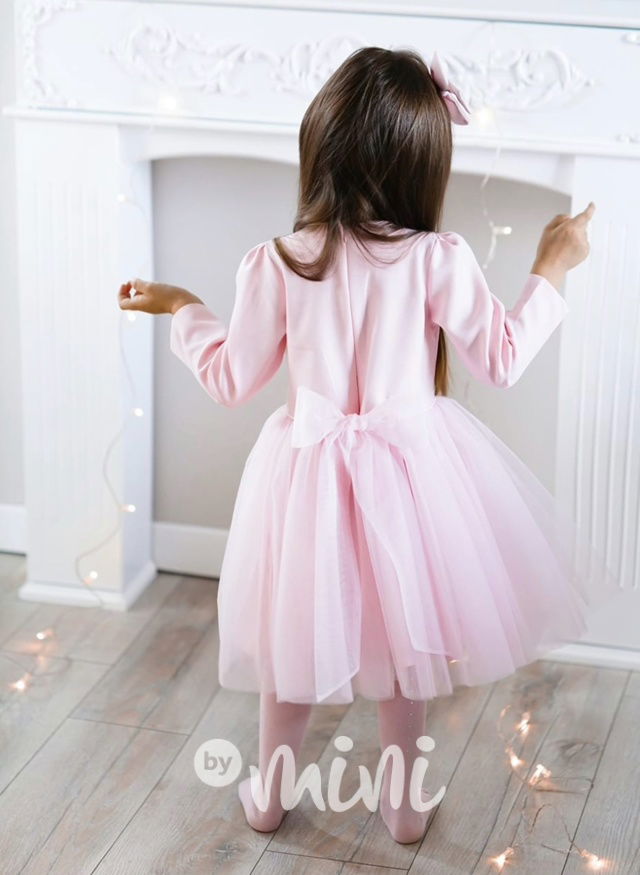 Růžové krásné luxusní dětské šaty s dlouhým rukávem a tylovou sukní 