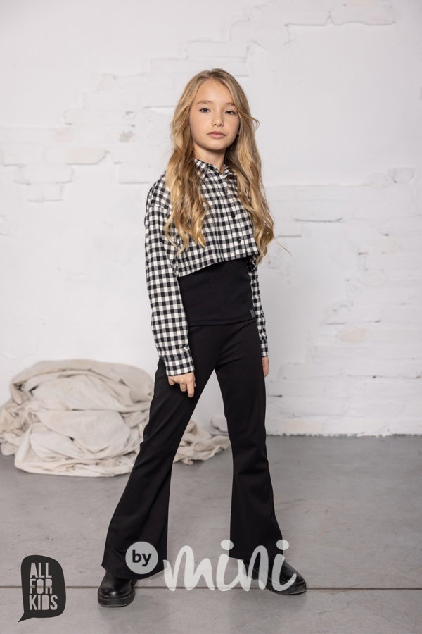 Černé kalhoty do zvonu