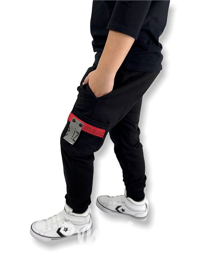 Street jogger tepláky black/red