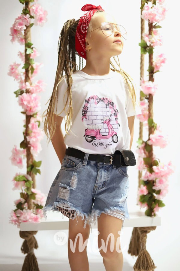 Ripped blue jeans shorts s páskem