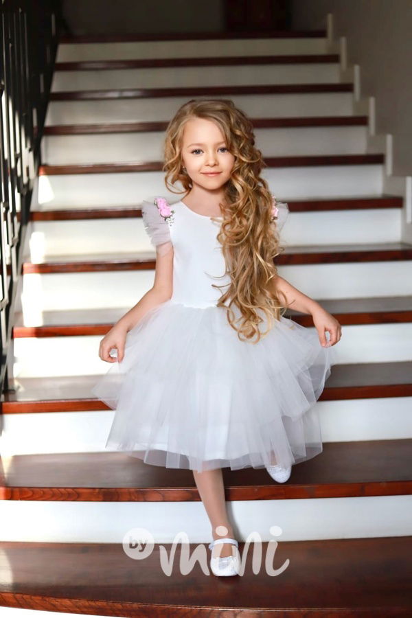 svatební družičkové šaty bílé