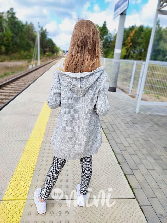 Dlouhý šedý kardigan