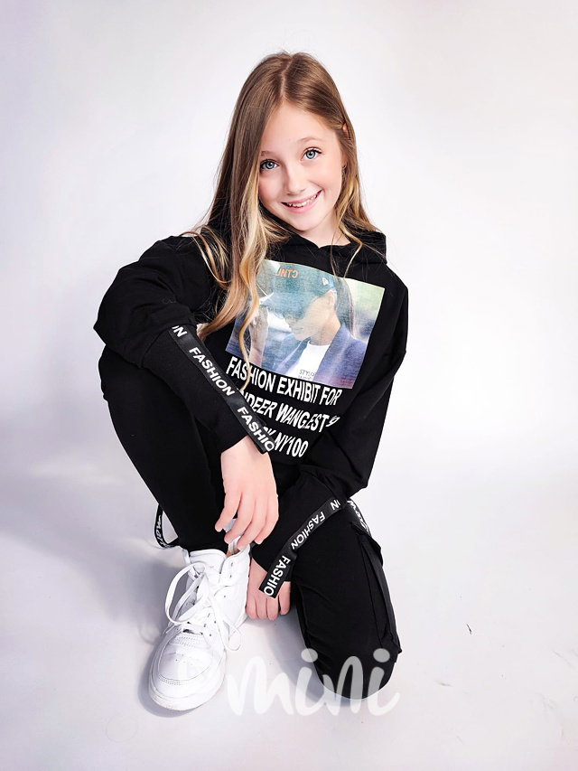Černé kapsáče s laclíky