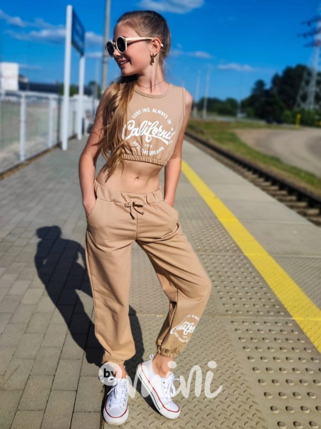 California crop top + tepláky beige