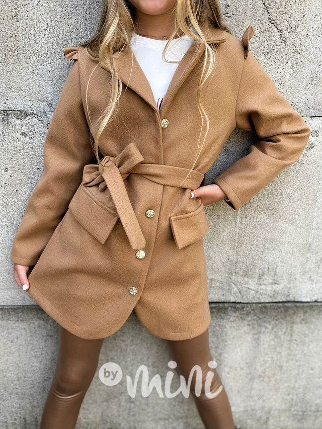 Hnědý dívčí kabát s řasením ozdobný