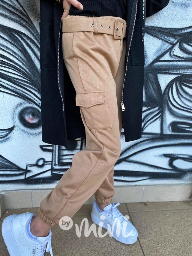 Zateplené kapsáče s páskem beige