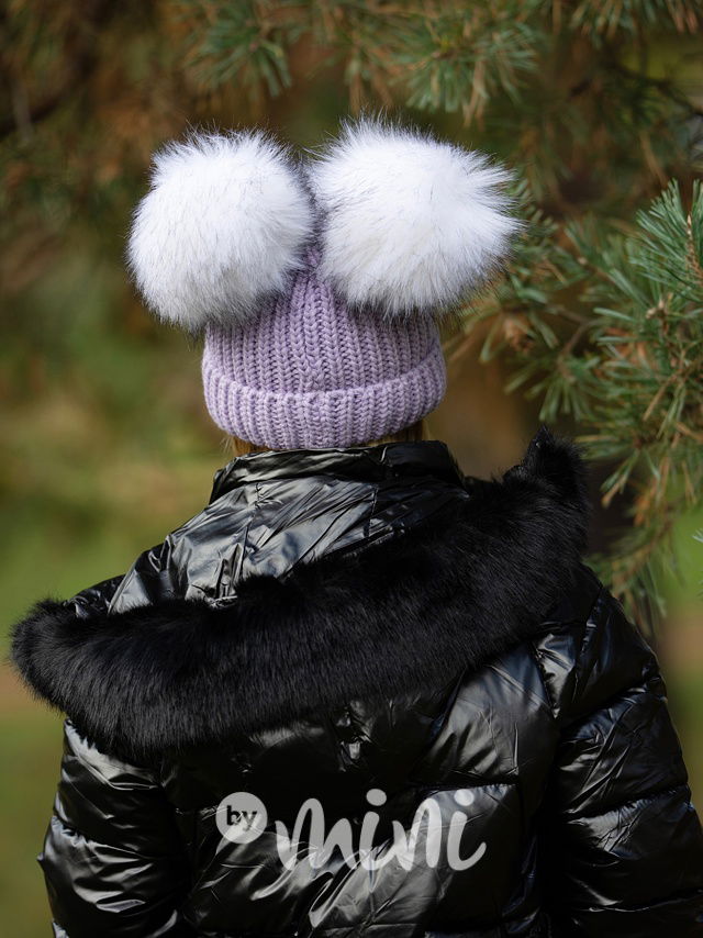 Pletená beanie čepice pompons lila