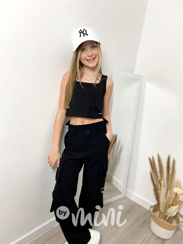 Černý crop top